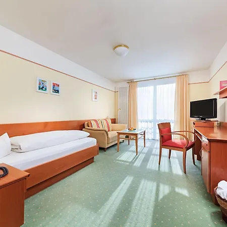 فندق Kneippianum 4*